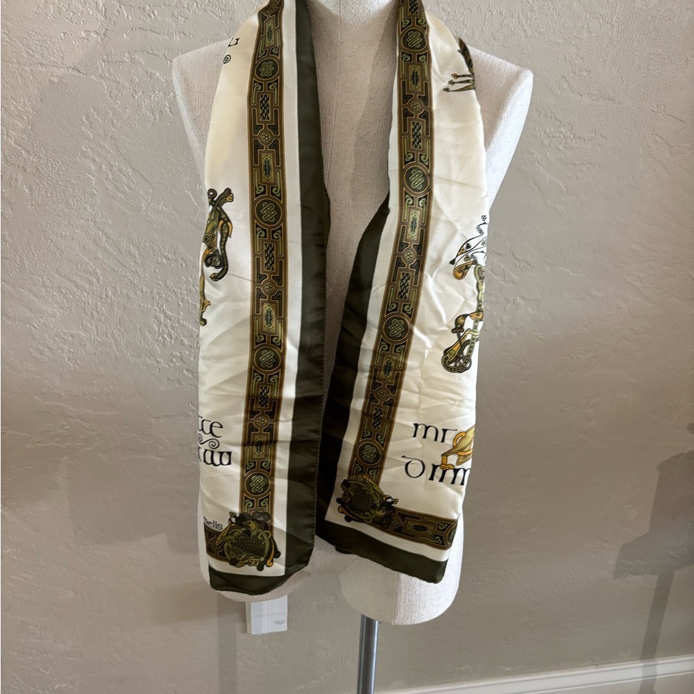 Vintage Irish Scarf with Green and Gold Design - Picture 3 of 7